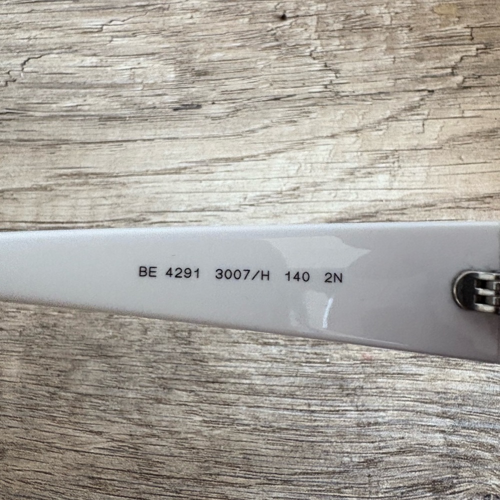 Burberry White and Gray Sunglasses - Picture 2 of 3